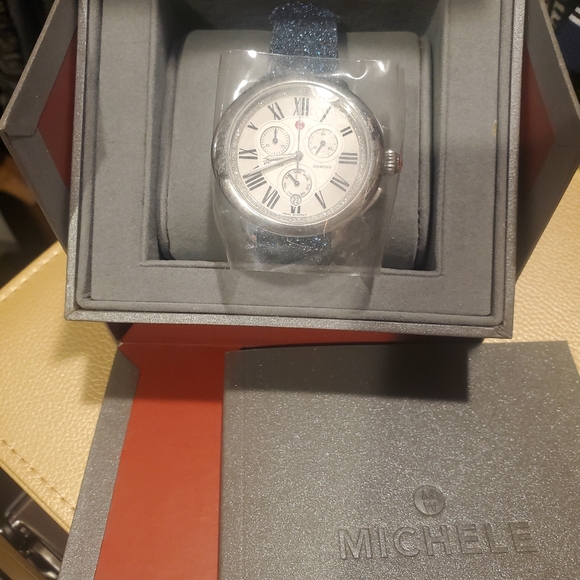 Michelle Diamond Serein Watch - Picture 9 of 10